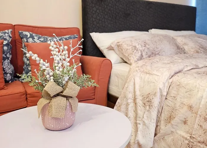 Apartment Elivion Staycations In Mckinley Hill Bgc With Pool Near Venice Mall *