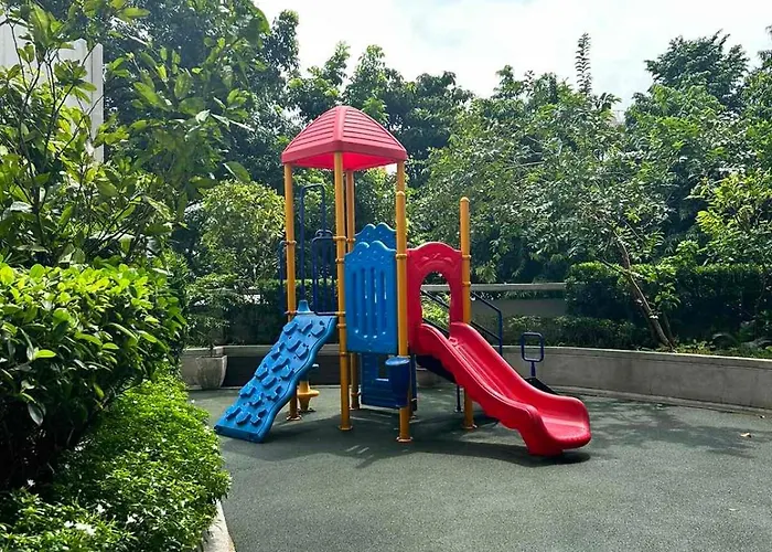 Elivion Staycations In Mckinley Hill Bgc With Pool Near Venice Mall * Manila